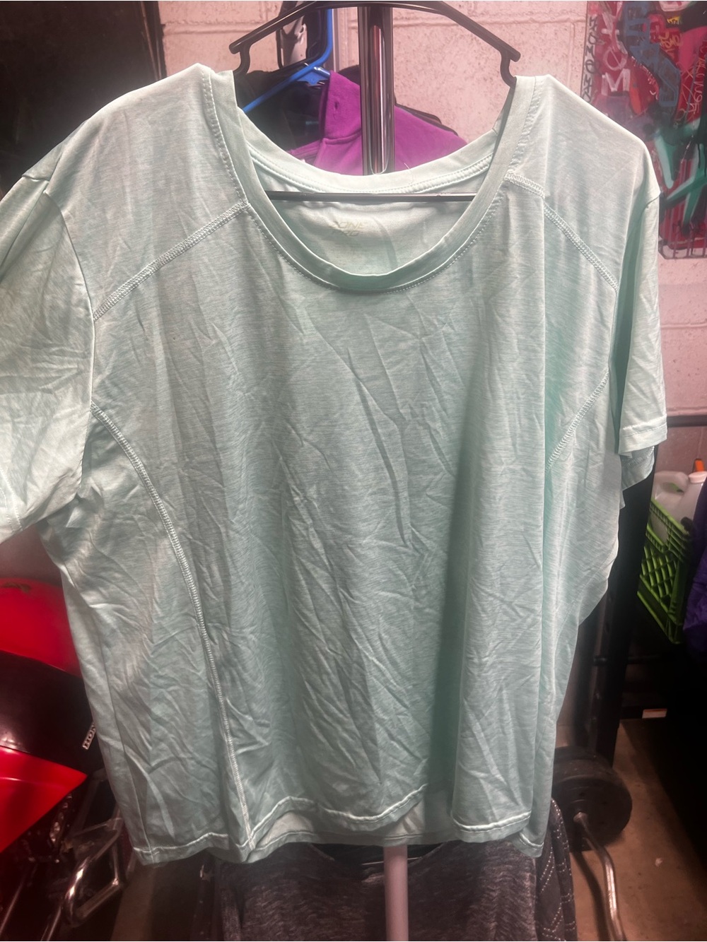 Women’s lightweight active wear t shirt